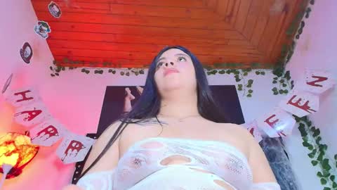 Naia x online show from October 29, 2025, 7:59 pm