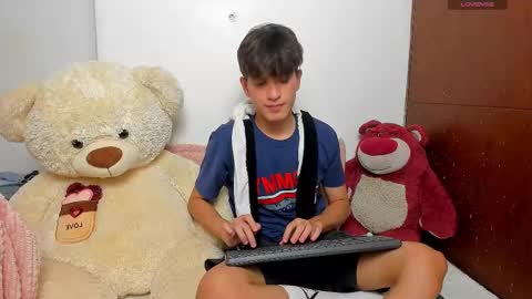 Snapshot of naim_theking chatting on February 17, 2026, 6:32 am N A I M T H E K I N G online show from February 17, 2026, 6:32 am