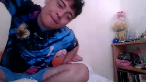 naisha and axel2 online show from January 5, 2026, 5:27 pm