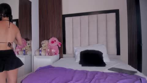 naiyi_tamara online show from November 19, 2025, 12:05 pm