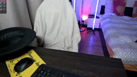 Asy no face  online show from March 12, 2025, 4:46 pm