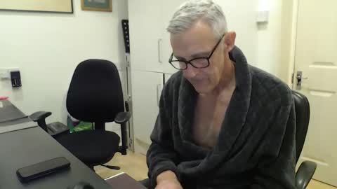 Snapshot of nakedcarpenteruk chatting on March 9, 2026, 2:54 pm nakedcarpenteruk online show from March 9, 2026, 2:54 pm
