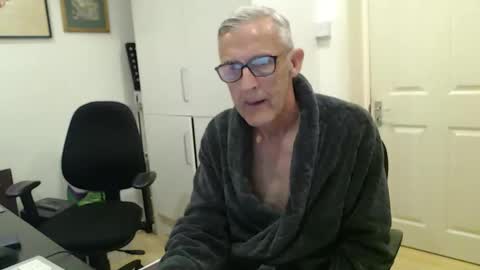 Snapshot of nakedcarpenteruk chatting on May 1, 2026, 9:03 am nakedcarpenteruk online show from May 1, 2026, 9:03 am