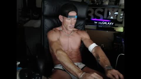 nakedoutsdeurwndw online show from July 5, 2026, 6:20 am