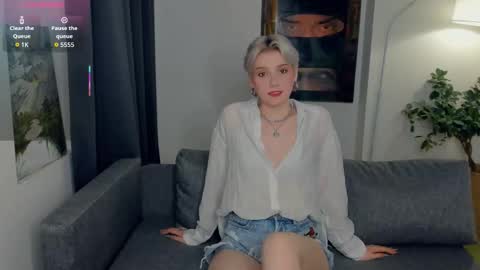 Kate online show from October 17, 2025, 10:51 am