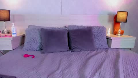 nalamittens online show from February 21, 2025, 11:32 pm