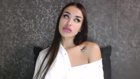 Lady online show from November 3, 2025, 5:03 pm