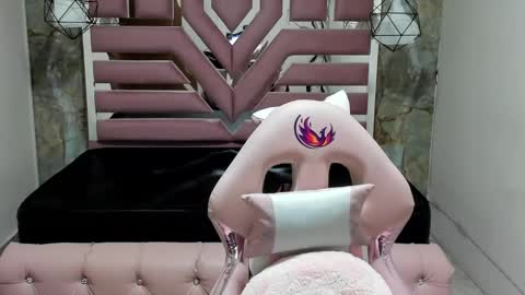 nami_usagi online show from January 8, 2025, 11:54 am