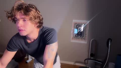 Georges online show from December 1, 2024, 8:42 pm