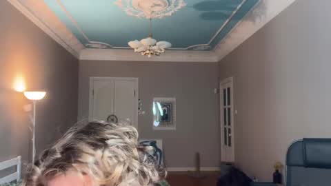 Georges online show from February 22, 2025, 10:42 pm