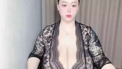 Snapshot of nanabigbobo chatting on April 23, 2026, 12:29 pm nanabigbobo online show from April 23, 2026, 12:29 pm