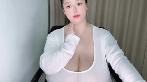 Snapshot of nanabigbobo chatting on April 30, 2026, 8:57 pm nanabigbobo online show from April 30, 2026, 8:57 pm