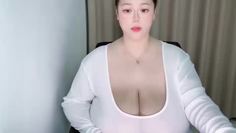 Snapshot of nanabigbobo chatting on May 3, 2026, 9:37 am nanabigbobo online show from May 3, 2026, 9:37 am