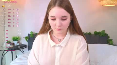 Luna online show from September 22, 2025, 5:09 am