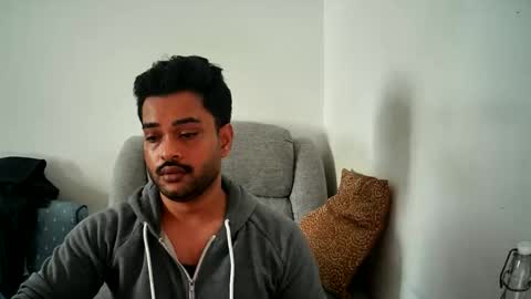 naniii2 online show from October 26, 2025, 11:38 am