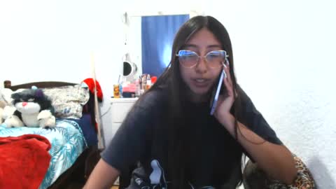 nanilux_1 online show from September 16, 2025, 9:38 pm
