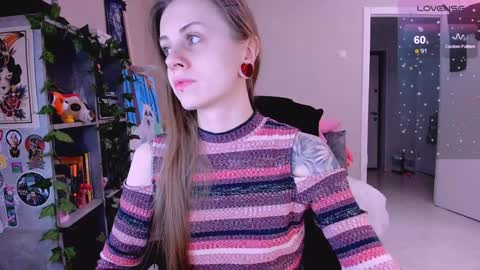 Snapshot of nanitamoore chatting on January 14, 2025, 5:19 am Monday-Friday 12-4 AM and 6-9 AM New York time online show from January 14, 2025, 5:19 am