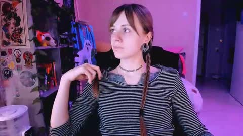 Snapshot of nanitamoore chatting on March 1, 2025, 8:10 pm Monday-Friday 12-4 AM and 6-9 AM New York time online show from March 1, 2025, 8:10 pm