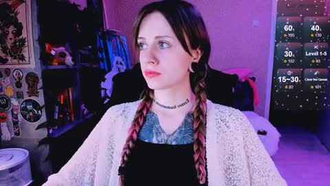 Snapshot of nanitamoore chatting on March 9, 2025, 8:10 pm Monday-Friday 12-4 AM and 6-9 AM New York time online show from March 9, 2025, 8:10 pm