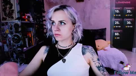 Snapshot of nanitamoore chatting on October 6, 2025, 9:56 pm Monday-Friday 12-4 AM and 6-9 AM New York time online show from October 6, 2025, 9:56 pm