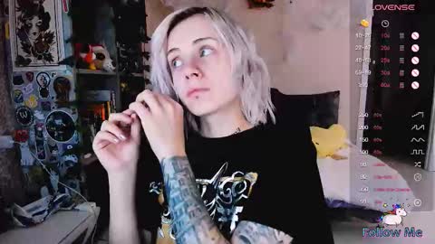 Snapshot of nanitamoore chatting on October 12, 2025, 7:51 am Monday-Friday 12-4 AM and 6-9 AM New York time online show from October 12, 2025, 7:51 am