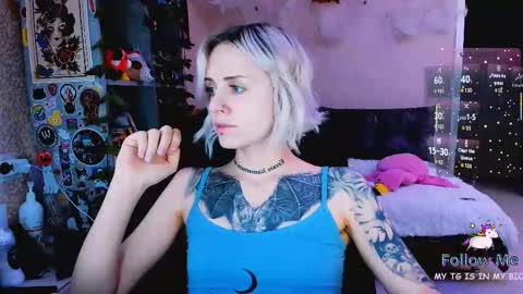 Monday-Friday 12-4 AM and 6-9 AM New York time online show from November 28, 2025, 8:22 pm