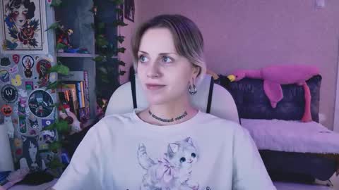 Snapshot of nanitamoore chatting on June 6, 2026, 4:44 pm Monday-Friday 12-4 AM and 6-9 AM New York time online show from June 6, 2026, 4:44 pm