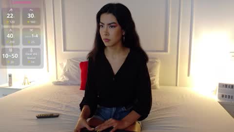 nany_model25 online show from December 17, 2025, 7:42 pm