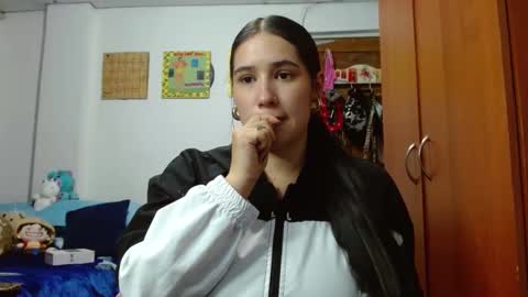 naomi_d online show from March 11, 2025, 10:42 pm