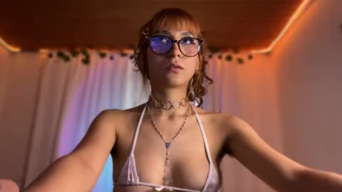 Snapshot of naomi_gyal chatting on June 8, 2026, 1:55 pm Naomi online show from June 8, 2026, 1:55 pm