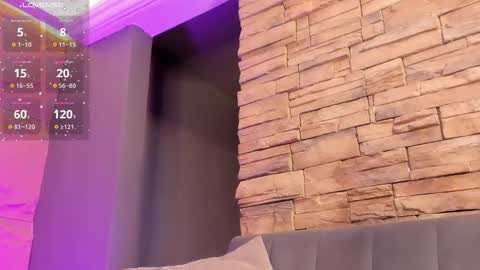 Naomi online show from November 26, 2025, 2:12 am