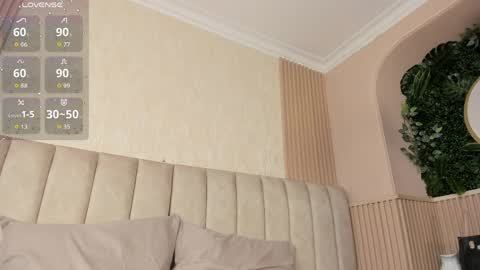 Naomi online show from April 12, 2026, 2:22 pm