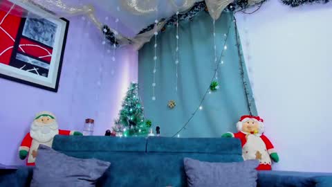 Nahomi Jones online show from December 28, 2024, 8:15 pm