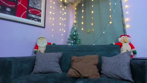 Nahomi Jones online show from December 30, 2024, 8:04 pm