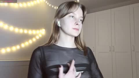 Naomi online show from October 29, 2025, 7:15 pm