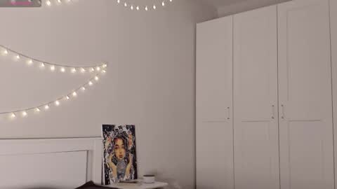 Naomi online show from November 14, 2025, 9:57 pm