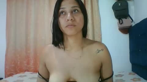 Mia online show from November 5, 2025, 11:49 pm