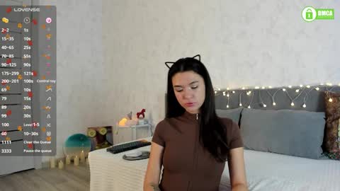 Naomi online show from November 6, 2025, 1:56 pm