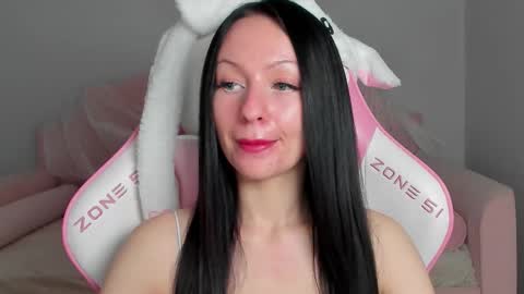 Snapshot of naomiblakes chatting on November 28, 2025, 5:32 am Naomi online show from November 28, 2025, 5:32 am