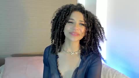 naomidawson online show from September 12, 2025, 12:11 am
