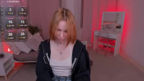 Snapshot of naomieros chatting on November 11, 2025, 11:21 am Naomi online show from November 11, 2025, 11:21 am