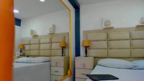 Snapshot of naomifrost chatting on November 11, 2025, 1:55 pm Naomi Frost online show from November 11, 2025, 1:55 pm