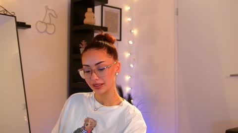 Snapshot of naomii_20 chatting on November 7, 2025, 3:12 pm naomii_20 online show from November 7, 2025, 3:12 pm