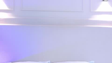 Naomi Klarc online show from November 5, 2025, 3:17 am