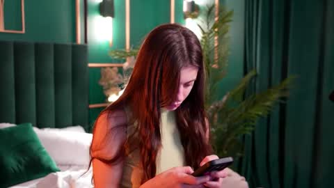 Naomi online show from December 1, 2025, 4:50 am