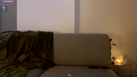 naomirosy online show from February 25, 2026, 7:34 pm