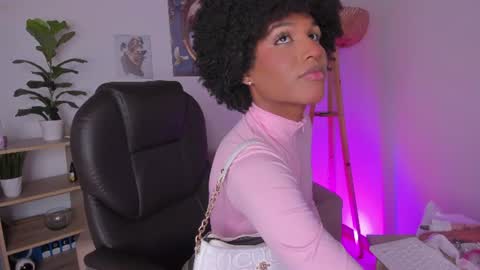 Snapshot of naomisaenz_ chatting on June 25, 2026, 9:03 am N A O M I online show from June 25, 2026, 9:03 am