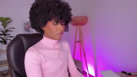 Snapshot of naomisaenz_ chatting on June 29, 2026, 10:15 am N A O M I online show from June 29, 2026, 10:15 am