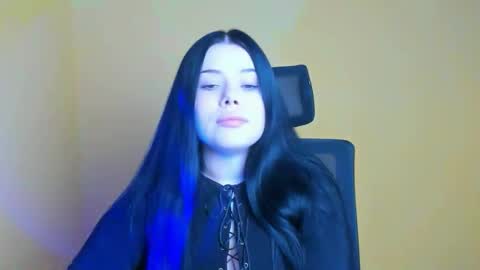 Naomi online show from October 2, 2025, 1:40 pm