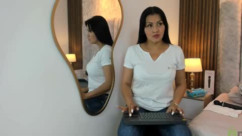 Naomy Smith online show from March 5, 2025, 6:45 pm